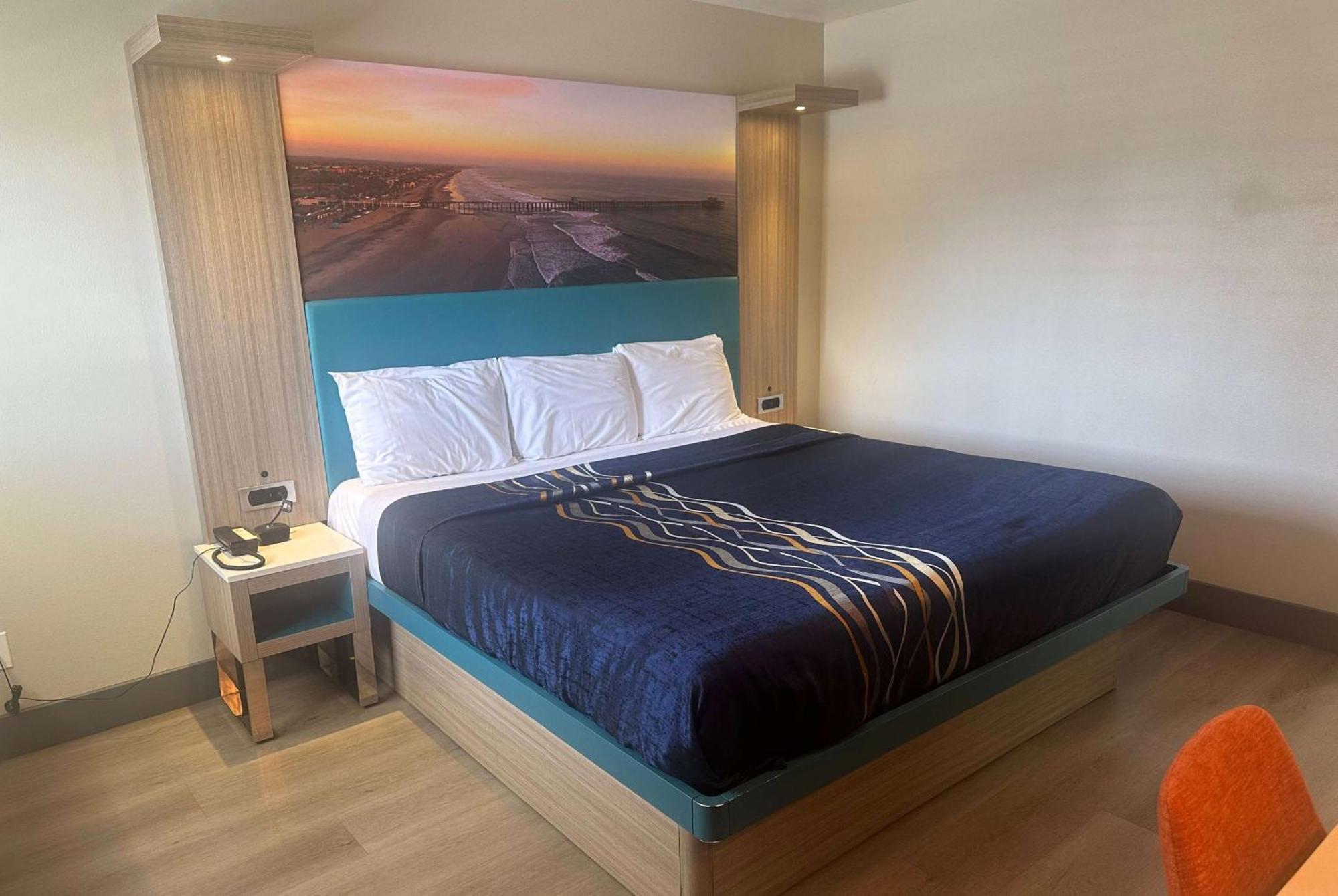 فندق Super 8 By Wyndham Oceanside Downtown المظهر الخارجي الصورة